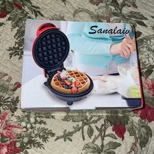 Sanalaiv Mini Waffle Maker